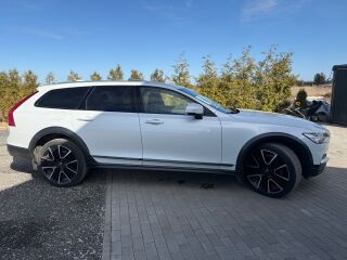 Volvo V90 Cross Country D5 2.0 173kW