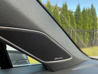 Volkswagen Touareg R Line 3.0 210кВ