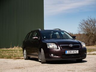 Toyota Avensis 2.0 108kW