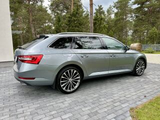 Skoda Superb Combi 1.5 110кВ
