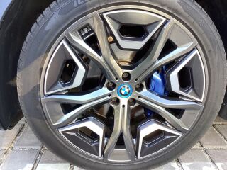 BMW iX xDrive 40 102кВ