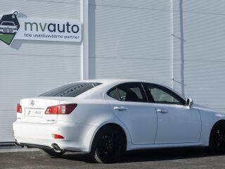 Lexus IS 250 White Pearl Facelift 2.5 153kW