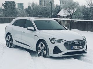 Audi e-tron 55 quatrro S-line 300kW 158kW