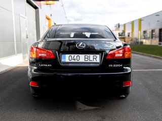 Lexus IS 220 s 2.2 130kW