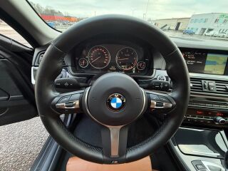 BMW 530 D Touring Sportpakett EU6 3.0 R6 TDI 190kW