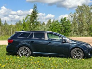 Toyota Avensis T227 2.2 130kW