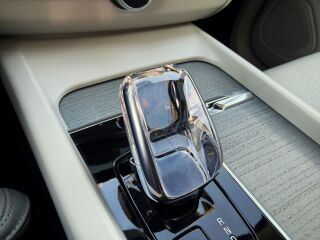 Volvo XC60 AWD Luxury Inscription FaceLift MY23 2.0 T8 Twin-Engine PLUG-IN-HYBRID LONG RANGE 335kW