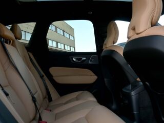Volvo XC60 AWD B&W 4C LUXURY+ ULTRA DARK XENIUM INTELLI  2.0 T6 Plug-in Twin engine LONG RANGE 293kW