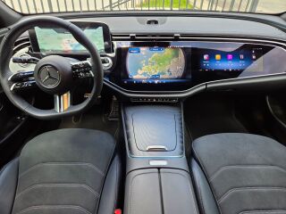 Mercedes-Benz E 300 AMG line SUPERSCREEN 2.0 150kW