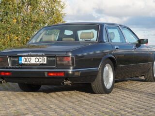 Daimler Double-Six 6.0 V12 229kW