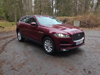 Jaguar F-Pace Luxury Line / 4x4 2.0 R4 132kW