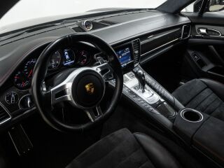 Porsche Panamera GTS 324kW