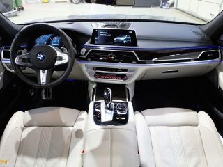 BMW M760 IL X-Drive 6.6 V12 Bi-turbo 448кВ