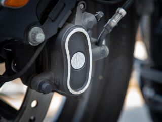 Harley-Davidson IRON 883 V-Twin 38kW