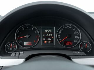 Audi A4 S line 3.2 V6 188kW
