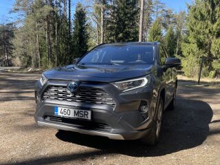 Toyota RAV4 Premium Plus / All Weather / AWD 2.5 131кВ