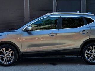 Nissan Qashqai Tekna + 1.2 R4 85кВ