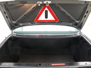Mercedes-Benz 560 SE 5.6 220кВ