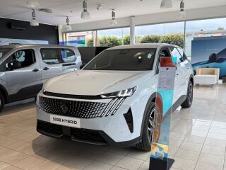 Peugeot 5008 Business 1.2 Hybrid 100кВ