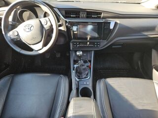 Toyota Auris Touring Sports Active 1.6 82кВ