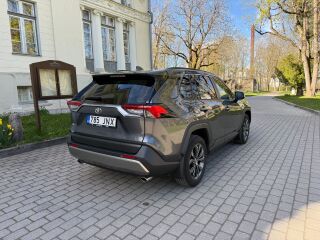 Toyota RAV4 Luxury Plus 2.0 129kW