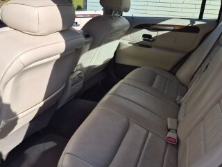 Lincoln Town Car 4.6 154kW