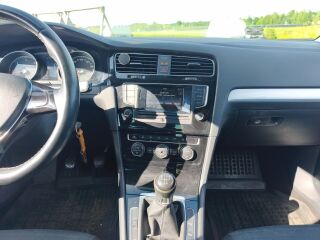 Volkswagen Golf 1.6 81kW