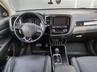 Mitsubishi Outlander Intense 4WD 2.3 DI-D MIVEC 110kW
