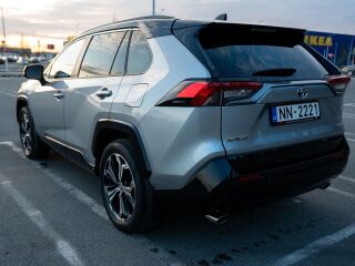 Toyota RAV4 Premium 2.5 221kW