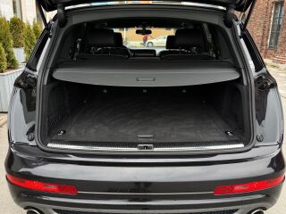 Audi Q7 S-Line black edition 3.0 180kW