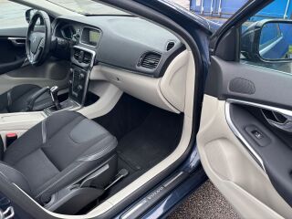 Volvo V40 SUMMUM 2.0 D4 140кВ