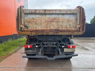 Mercedes-Benz Arocs 3235 8x4 260kW