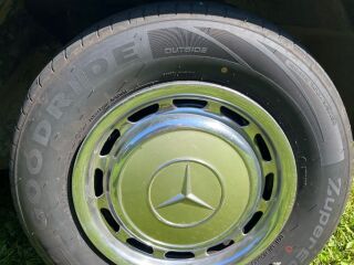 Mercedes-Benz 200 W123 2.0 44kW