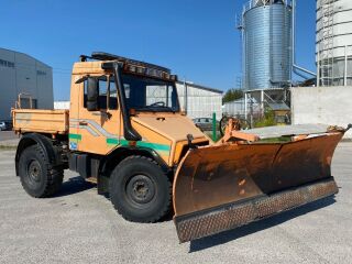 Mercedes-Benz Unimog