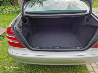 Mercedes-Benz E 220 2.1 110kW