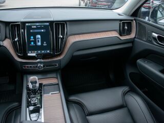 Volvo XC60 AWD e-T8 Ultimate DARK Intelli PRO Xenium Wnt 2.0 T8 Recharge PHEV Long Range 335кВ