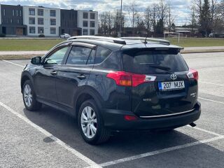 Toyota RAV4 2.0 111kW