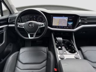 Volkswagen Touareg Elegance 4Motion 3.0 TDI 210кВ