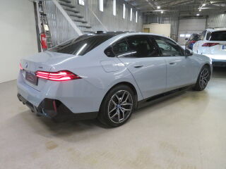 BMW i5 eDrive40 M-Sportpakett 250kW