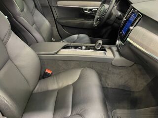 Volvo V90 Cross Country AWD Momentum 2.0 B4 KERS Mild Hybrid 145kW