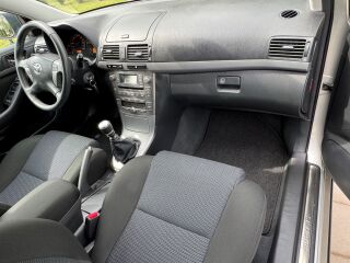 Toyota Avensis LINEA SOL 2.2 D-4D D-CAT