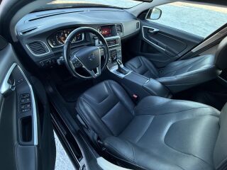Volvo V60 Momentum Facelift EU6 2.0 R4 D4 TDI 140kW