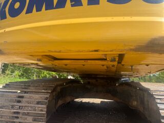 Komatsu PC210-11