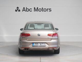 Volkswagen Passat Comfortline 1.8 132кВ
