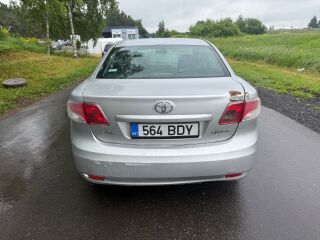 Toyota Avensis Linea Sol 1.8 108kW