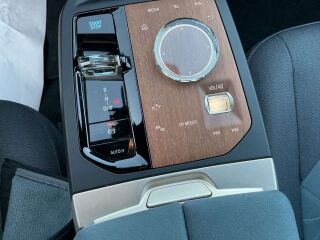 BMW iX xDrive 40 240кВ