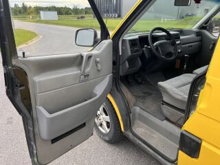 Volkswagen Caravelle 2.5 75кВ