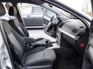 Opel Astra Elegance Facelift 1.6 85кВ