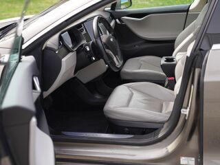 Tesla Model S 85D 384KW 158kW