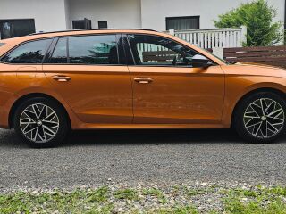 Skoda Octavia Combi Elegance 1.5 TSI mHybrid 110кВ